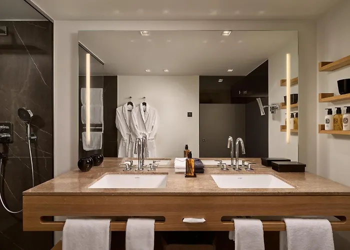 Elizabeth Arthotel Adults Only